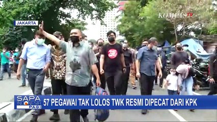 Momen 56 Eks Pegawai KPK Lepaskan ID Card