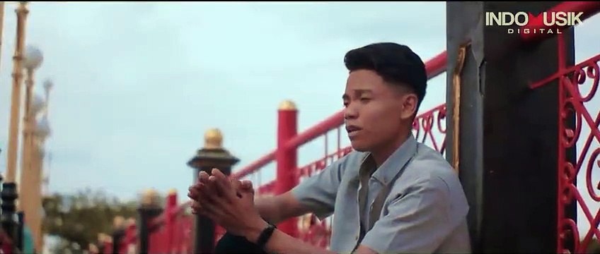 Arief HARUSKAH AKU MATI Aku mengalah kerana cinta kamu sengaja menggores luka