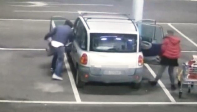 Bologna - Rapine e furti nei parcheggi, 3 arresti in operazione Razzia (01.10.21)