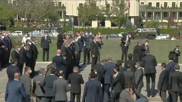 TBMM Başkanı Şentop, yeni yasama yılının açılışı dolayısıyla Meclis Atatürk Anıtı'na çelenk bıraktı