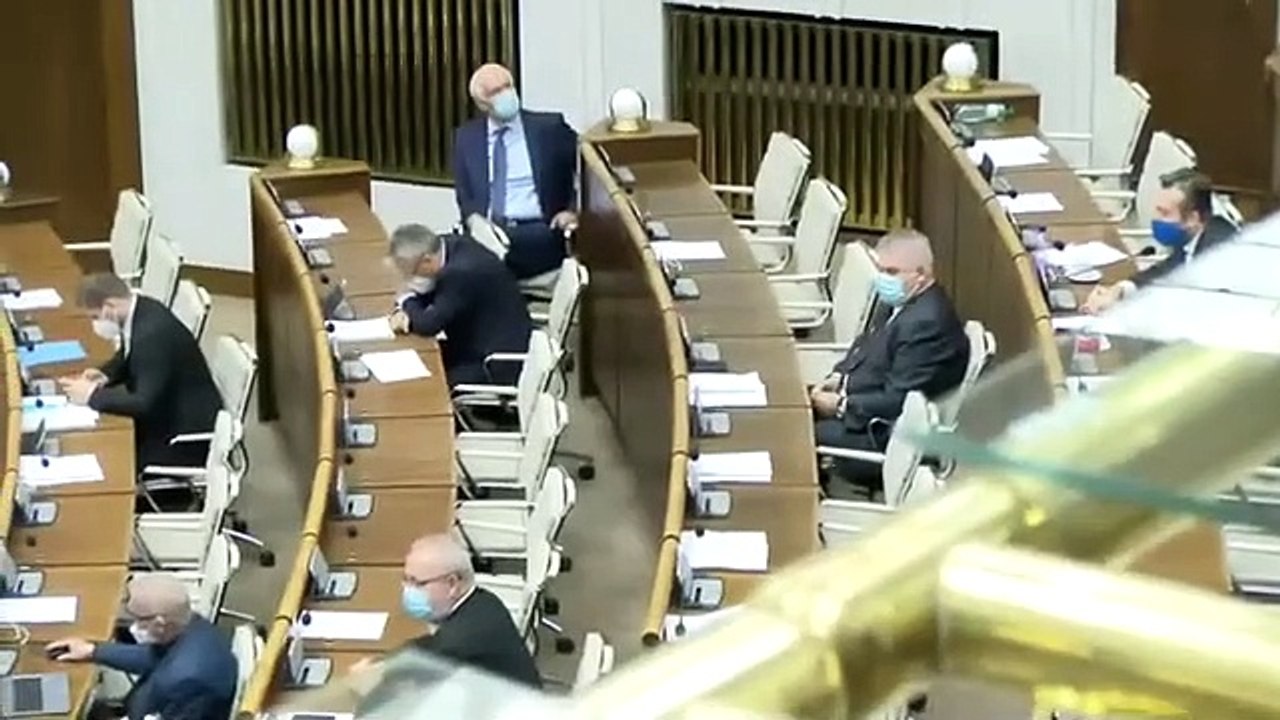 ZÁZNAM: Poslanci rokujú o správe ÚŠP, D. Lipšic ich požiadal o slušné správanie