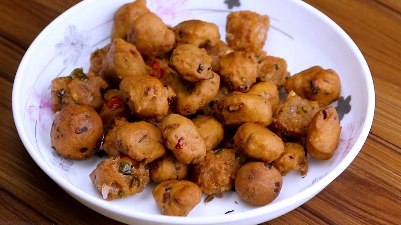 Crispy bread pakora recipe :: Easy bread snack :: How to make bread pakora at home