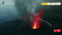 Vista de de dron de todas las bocas de emisión nuevas de la erupción del volcán de La Palma