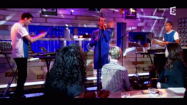 Yanis chante Hypnotized en live