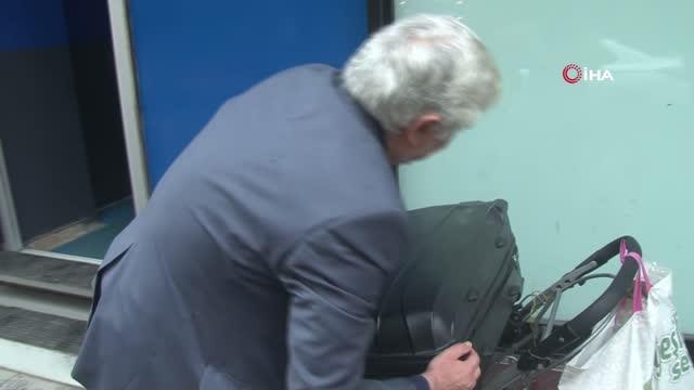 Erzurumlu seyyar satıcının Şener Şen tiplemesi vatandaşları gülümsetti