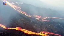Las nuevas coladas forman ríos e impresionantes cascadas de lava en La Palma