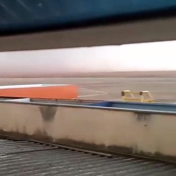 Estrutura montada para receber Bolsonaro em aeroporto de Maringá desaba