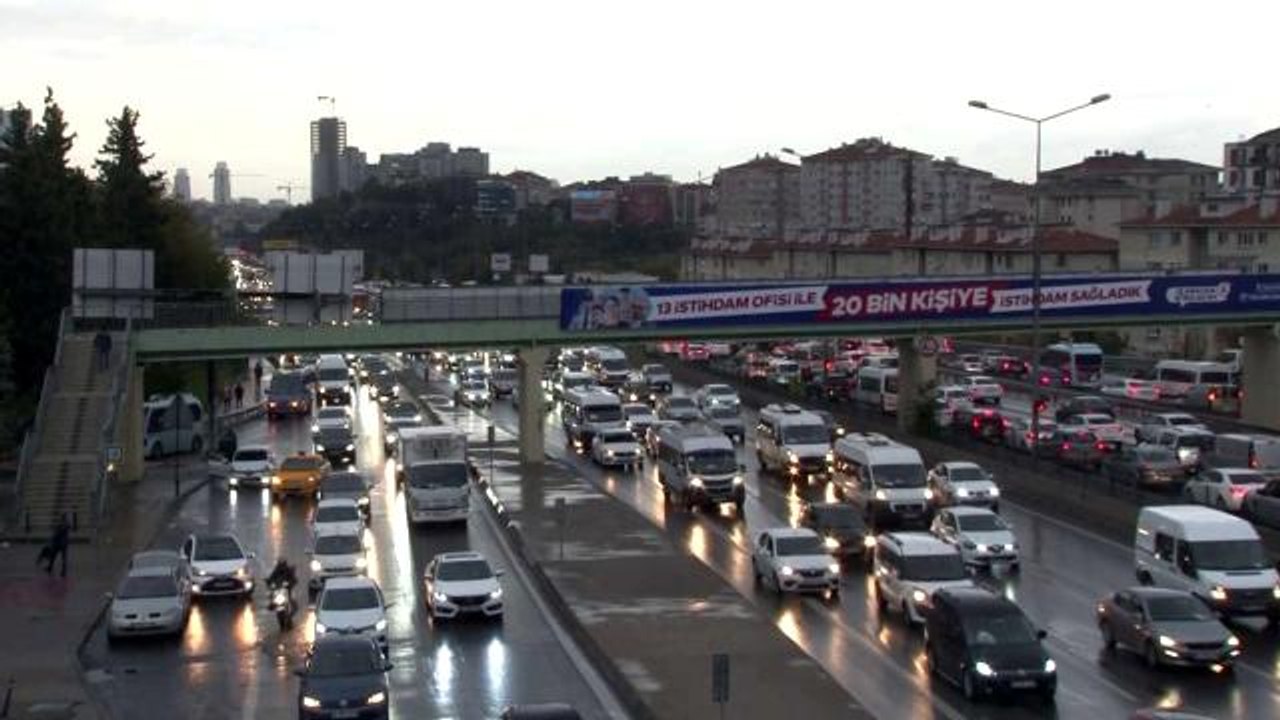 İstanbul'da haftasonu öncesi trafik yoğunluğu