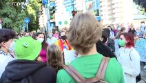 فيديو: شباب العالم يتظاهر في ميلان لأجل المناخ قبيل قمة 