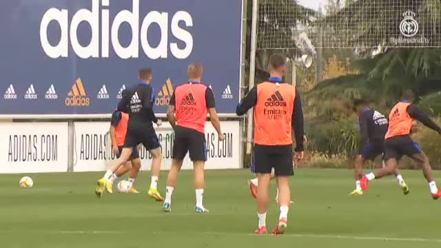 Mendy vuelve a entrenarse en solitario tras hacerlo con el grupo ayer