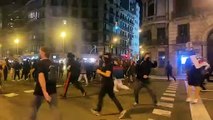 Corredisses en direcció a Plaça Universitat / Carme Rocamora