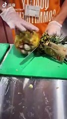 Dubai local tyrants cut pineapples like thí - Best Videos on Internet