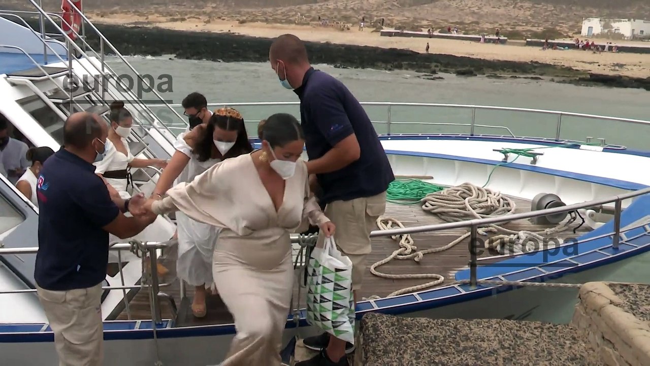 Varios rostros conocidos llegan a La Graciosa para celebrar la boda de Anabel Pantoja y Omar Sánchez