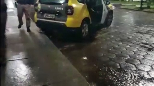 Homem descumpre medida protetiva, se aproxima da ex-companheira e acaba preso