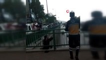 Bursa'da köprüden atlamak isteyen genç kız, polis ekipleri tarafından son anda kurtarıldı