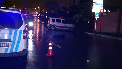 Yemek yemek için yolun karşısına geçmek istediler, canlarından oldular