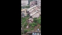 Impresionante derrumbe de un edificio de varias plantas en la India