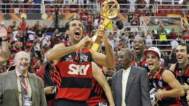 Treinador de basquete destaca importância do título mundial do Flamengo em 2014 e relembra emoção
