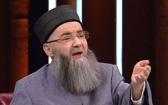 Cübbeli Ahmet Hoca, Çocuklarınızı İmam Hatip'e Vermeyin sözlerine açıklık getirdi: Erkek hocalar, adet olan kızlara zorla Kur'an-ı Kerim okutuyor