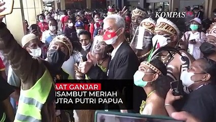 Momen Ganjar Disambut Meriah oleh Putra Putri Papua Saat Tiba di Bandara Sentani