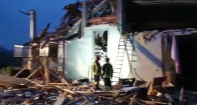 Rossana (CN) - Esplosione in un palazzina, uomo soccorso tra le macerie (02.10.21)