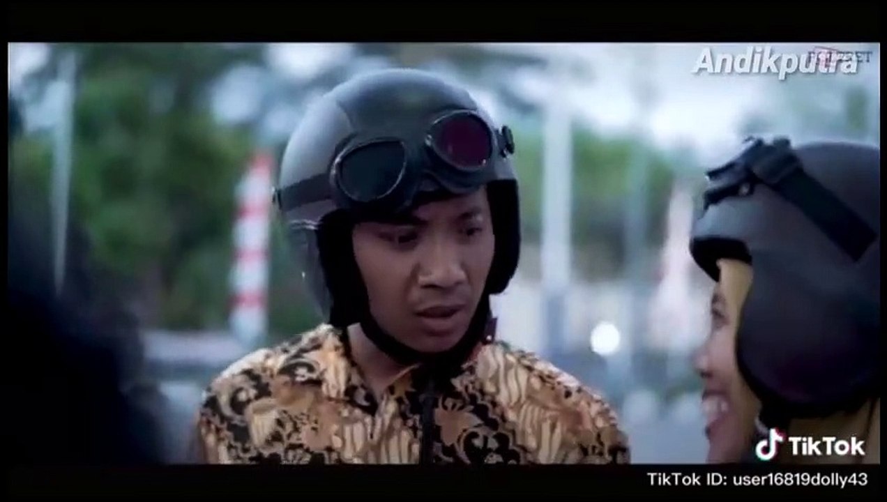 Lucu...!! Mau ketawa takut dosa..
