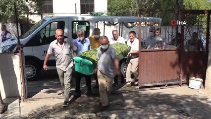 Şarkıcı Ayşe Hatun Önal'ın annesi hayatını kaybetti