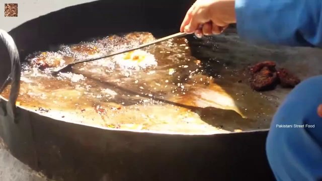 Street Food Peshawar Famous Chapli Kabab Street food of Pakistan - National Foodies