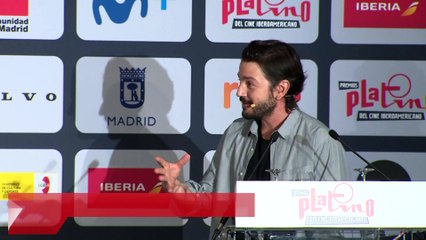 Diego Luna afirma que recibir el Premio Platino de Honor es un "aliciente"
