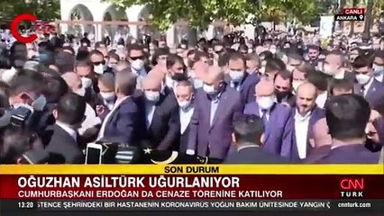 Erdoğan ve beraberindekiler ayrı saf tuttu: Oğuzhan Asiltürk'ün cenazesinde gerginlik