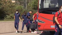 El Atlético de Madrid llega al hotel de concentración en la previa a su encuentro ante el FC Barcelona