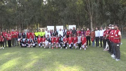 Kadın futbol takımları dostluk maçı yaptı