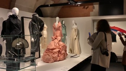 Un paseo por la historia de la moda parisina desde María Antonieta