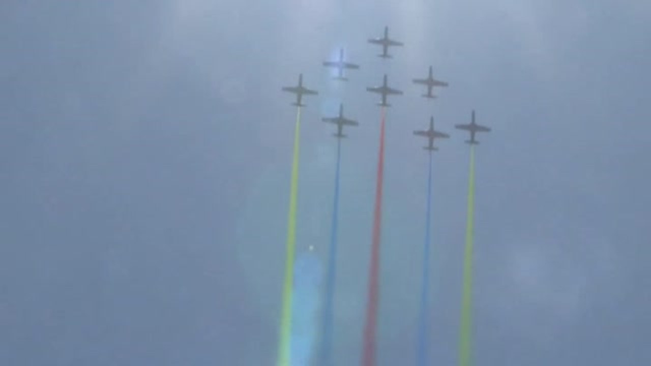 China acoge un espectáculo de acrobacias aéreas con el equipo nacional como protagonista