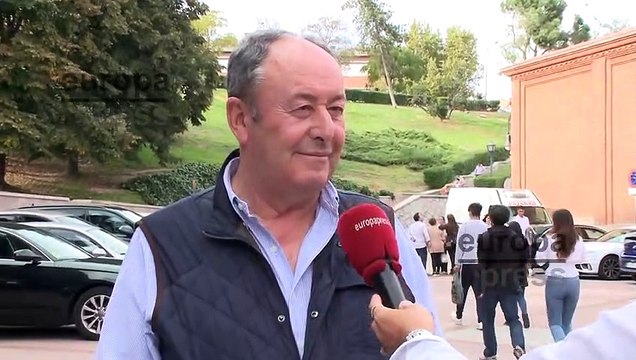 Luis Miguel el chatarrero se mantiene en silencio ante las preguntas de la prensa