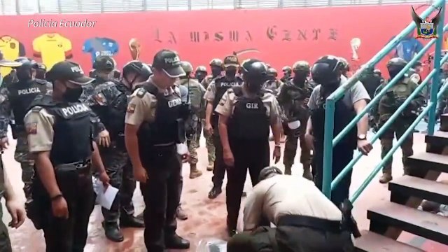 Policiais são recebidos com tiros no Equador