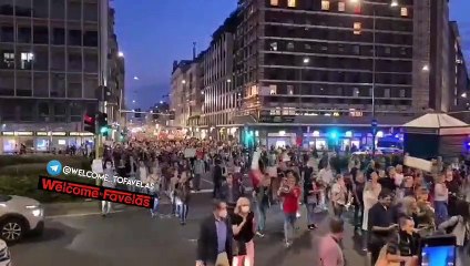 Torino, protesta no-vax: bloccata la circolazione