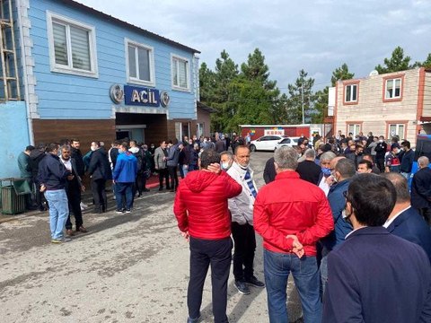 Son dakika haberi... MHP kafilesini taşıyan midibüs devrildi: 2 ölü, 19 yaralı