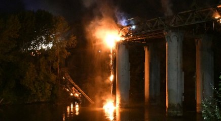 Roma, brucia il "Ponte di Ferro": tre quartieri al buio (03.10.21)