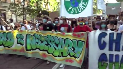 COP26: Youth activists march in Milan ahead of UN climate summit