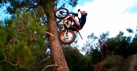 ATRAKSI MOTOR CROS  TERHEBAT DI DUNIA GILA...!