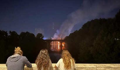 Son dakika haberi! Roma'daki tarihi köprü yangında hasar gördü