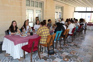 Batman'da okuyan yabancı uyruklu üniversite öğrencileri Hasankeyf'i ziyaret etti