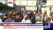 Des centaines de Marseillais rassemblés devant le stade Vélodrome pour rendre hommage à Bernard Tapie