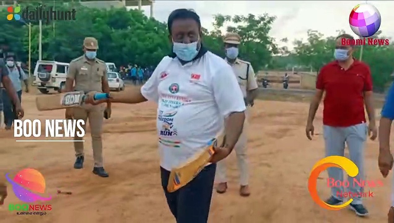 #BOOMINEWS | மாணவர்களுடன் கிரிக்கெட் விளையாண்ட கலெக்டர் |