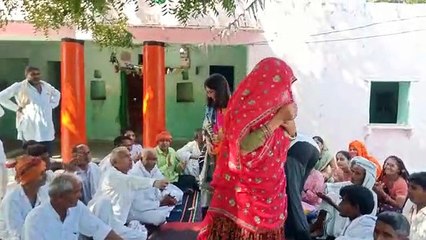 आईएएस बन गांव लौटी हिमानी तो छलकी खुशी, मनी दिवाली