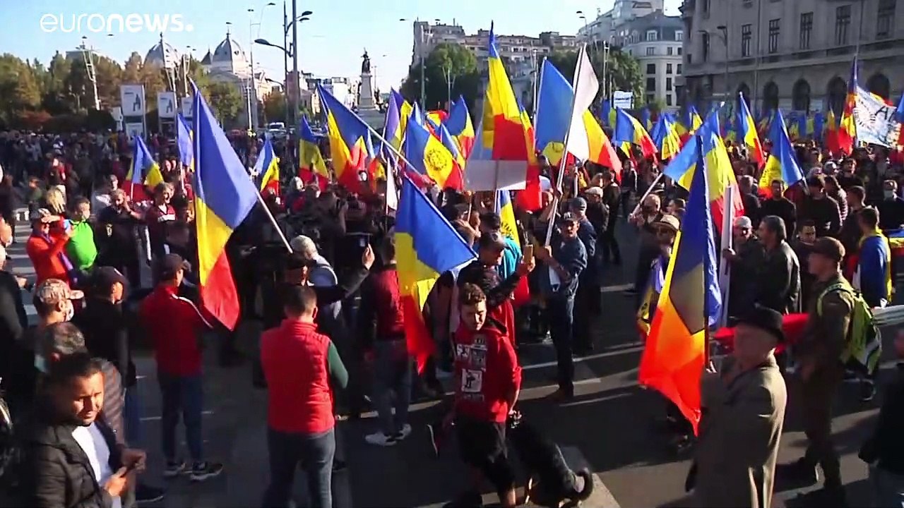 Румыния: тысячи людей протестуют против санитар...