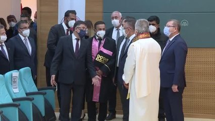 Cumhurbaşkanı Yardımcısı Oktay, esnafı ziyaret etti