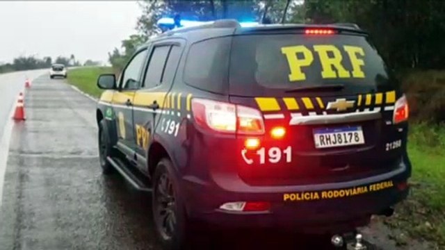 Saída de pista seguida de capotamento deixa 4 feridos na BR-369 sentido à Cascavel