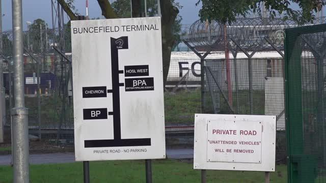 Son dakika: İngiltere'de silahlı kuvvetler personeli, benzin istasyonlarına akaryakıt taşımaya başlayacak